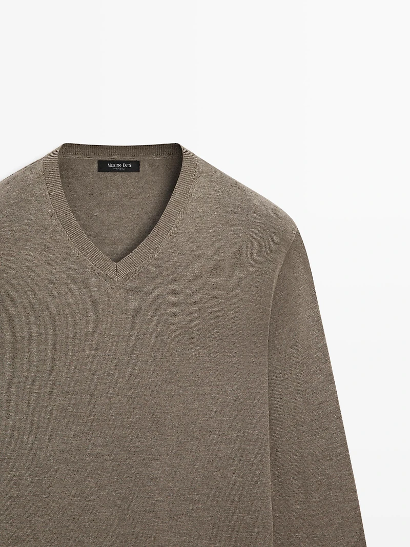 Cotton blend V-neck knit sweater