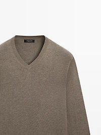 Cotton blend V-neck knit sweater