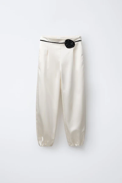 PANTALON BOUFFANT À FLEUR