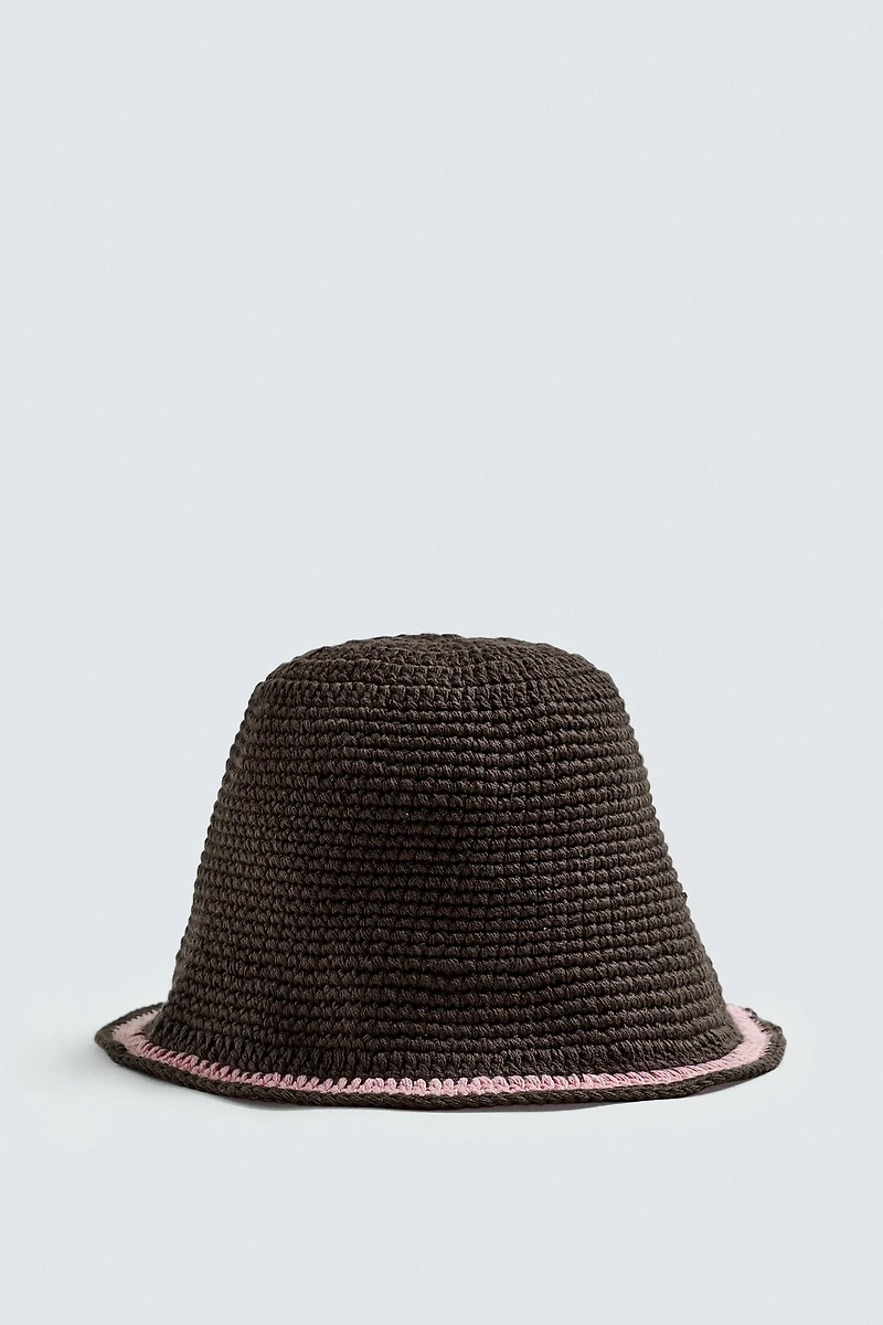 CROCHET BAND BUCKET HAT