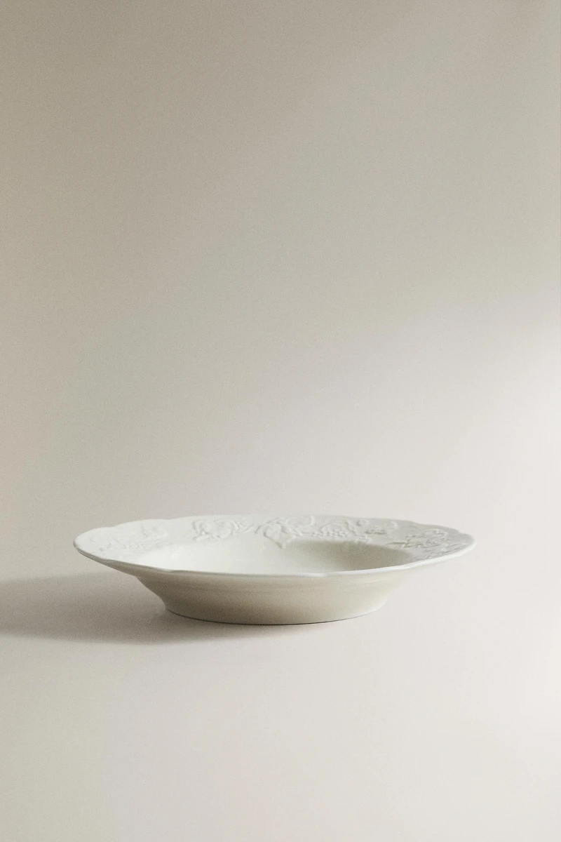 GRAPE RELIEF PORCELAIN SOUP PLATE