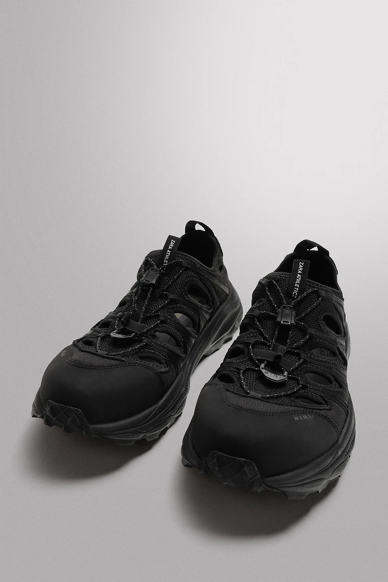 ATHLETIC SNEAKERS