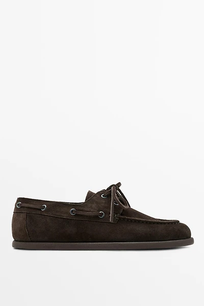 Split leather deck shoes