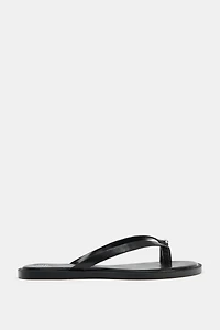 FLAT SANDALS WITH METALLIC DETAIL