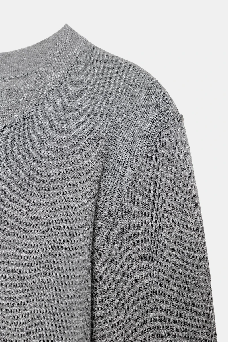 EXTRA-FINE KNIT TOP