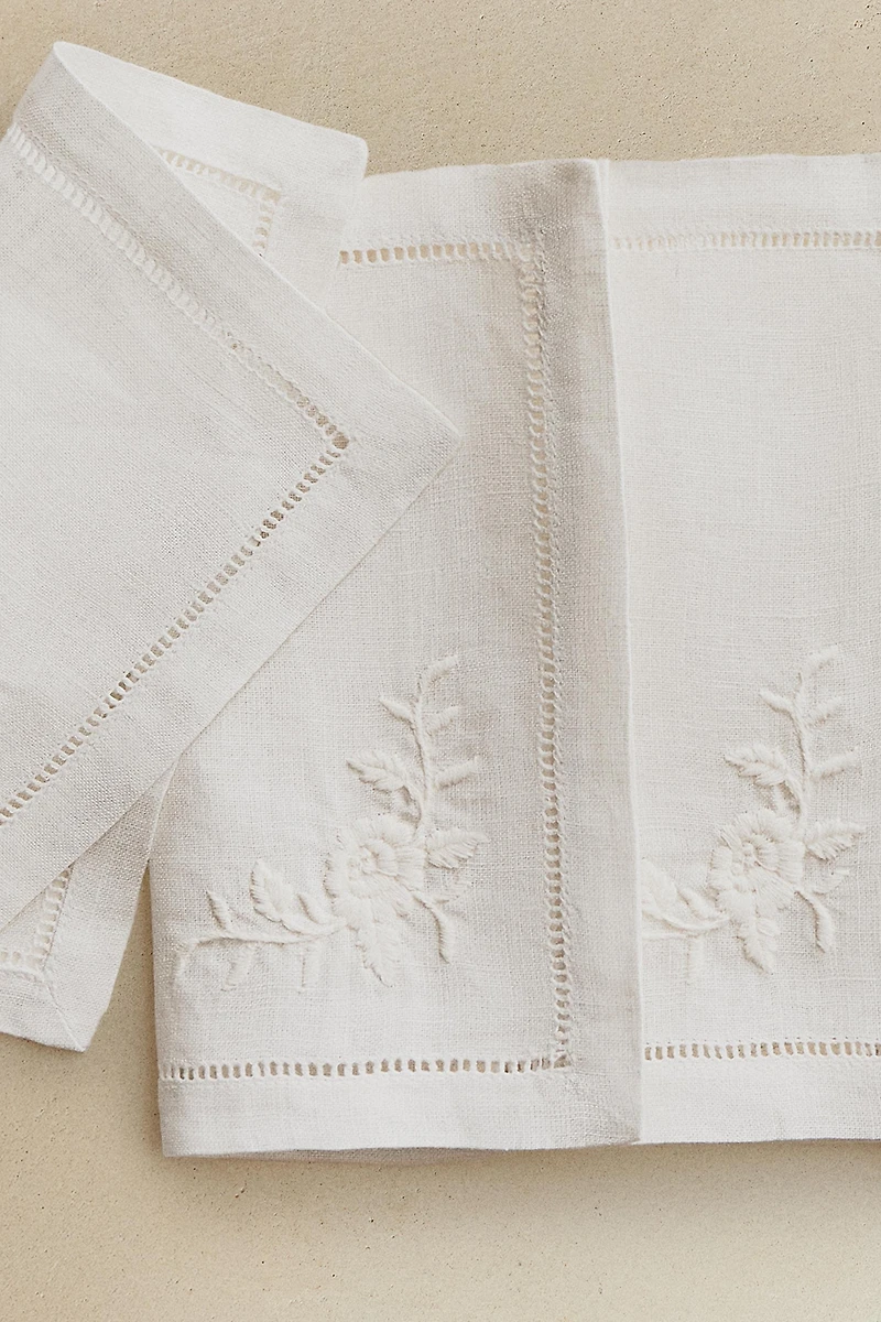 SET OF EMBROIDERED LINEN COCKTAIL NAPKINS (SET OF 4)