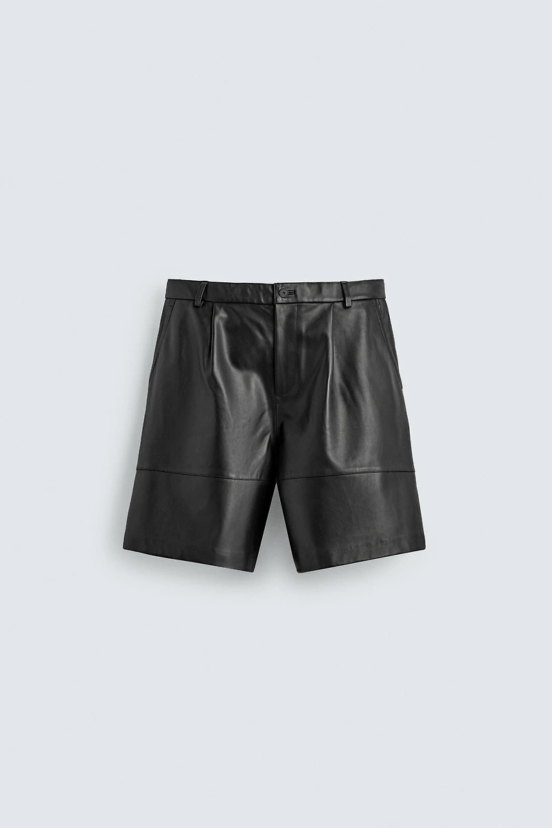 RELAXED FIT LEATHER PLEATED SHORTS
