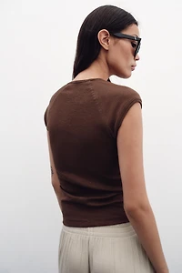 T-SHIRT DÉCOLLETÉ EN V CÔTELÉ