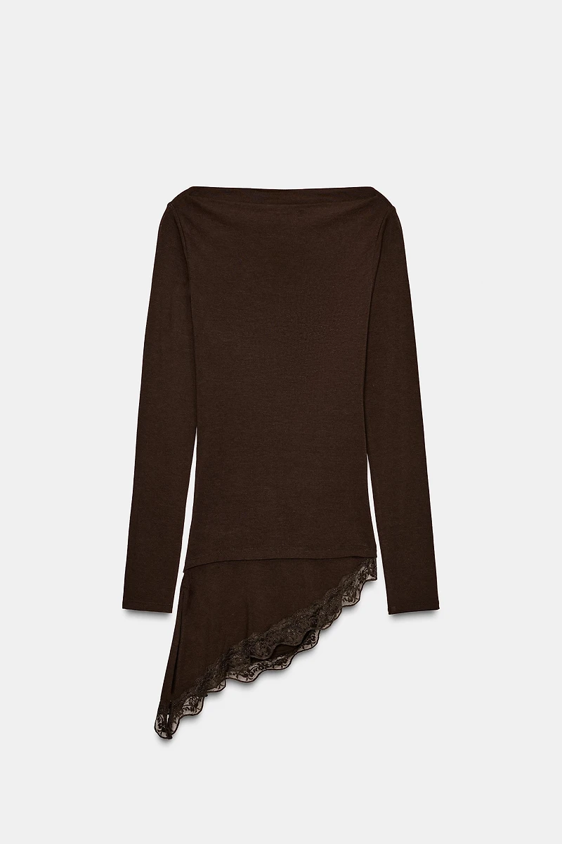 T-SHIRT À BAS ASYMÉTRIQUE EN DENTELLE