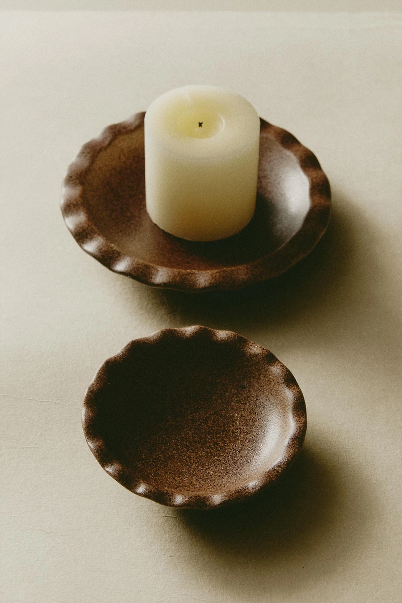 ROUND CANDLEHOLDER