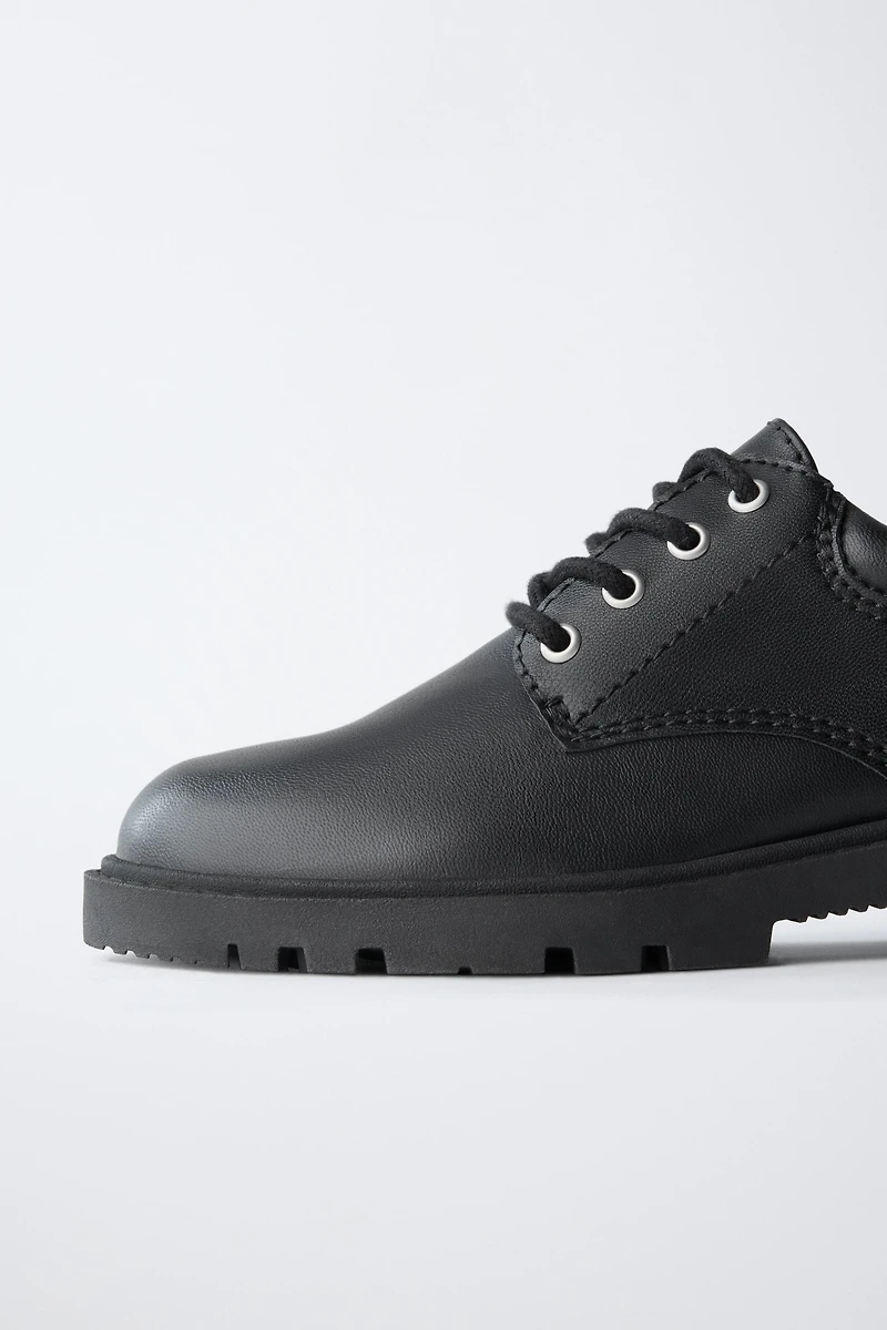 DERBYS À LACETS