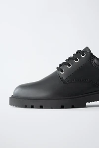 DERBYS À LACETS