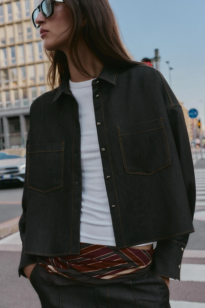 CHEMISE OVERSIZE SURPIQÛRES CONTRASTANTES