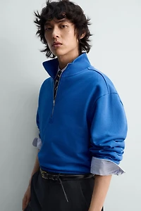 REGULAR FIT QUARTER-ZIP SWEATSHIRT