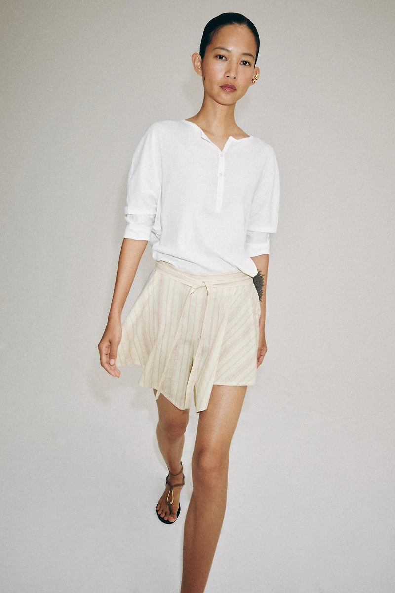 STRIPED PLEATED SHORTS ZW COLLECTION