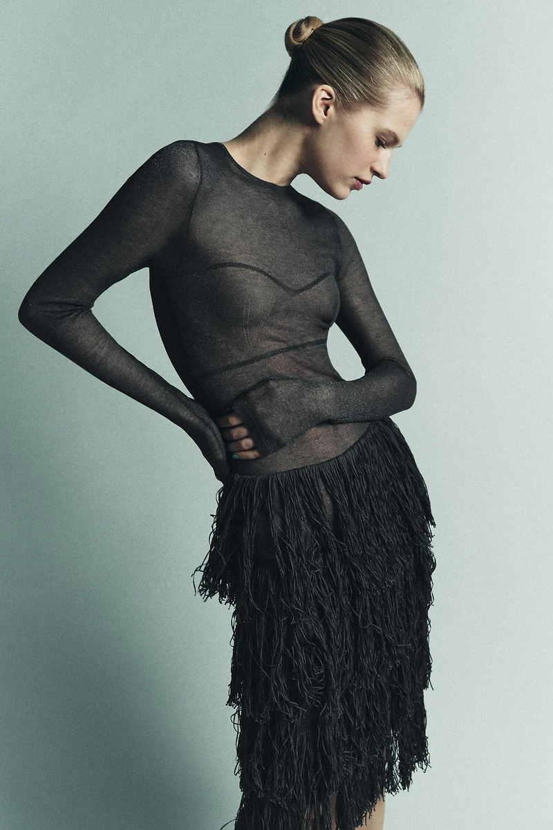 ROBE EN MAILLE FIL MÉTALLISÉ FRANGES