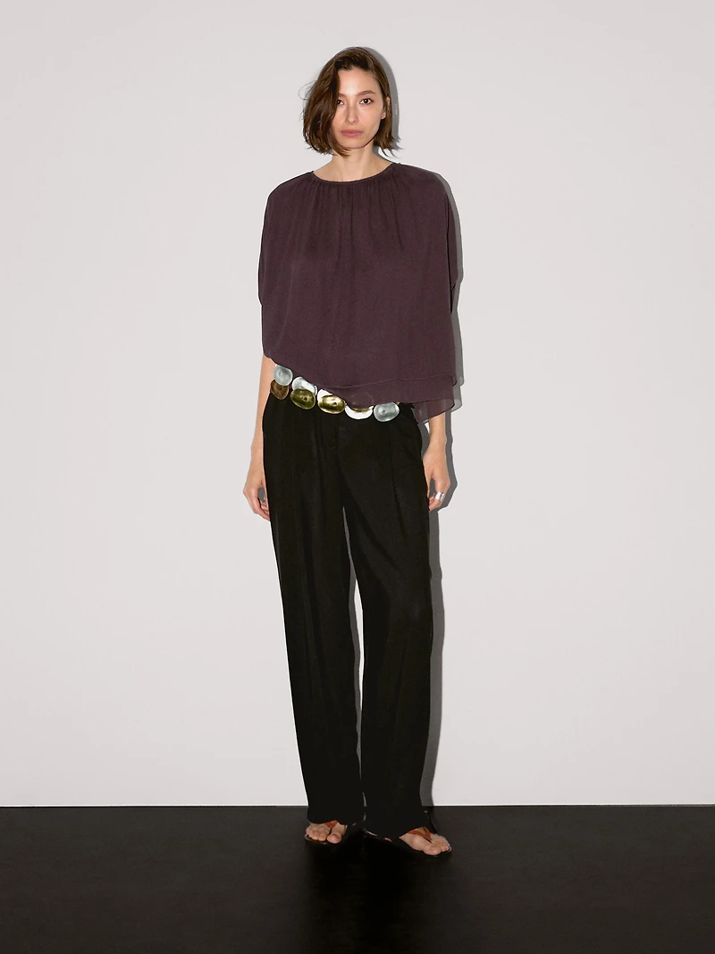 Short double-layer cape
