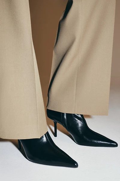 HEELED ANKLE BOOTS
