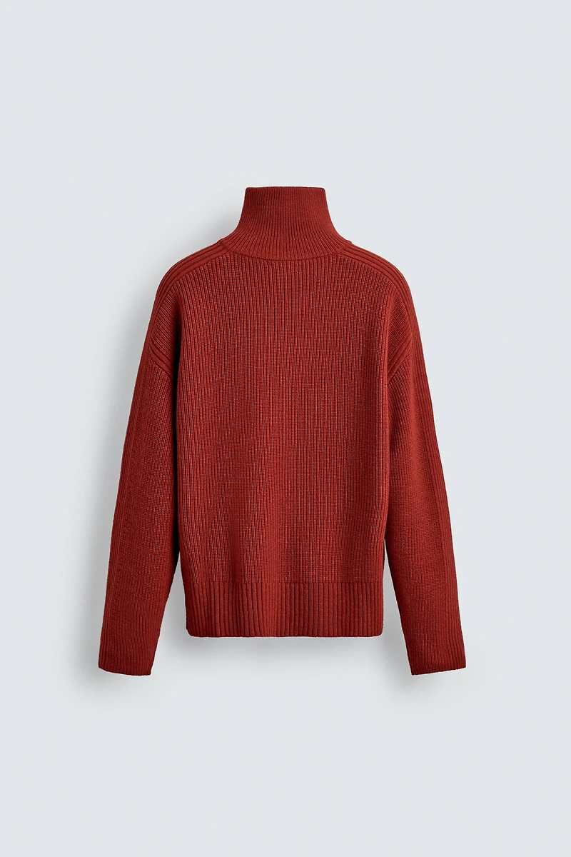 PULL EN MAILLE PERLÉE AVEC COL ZIPPÉ