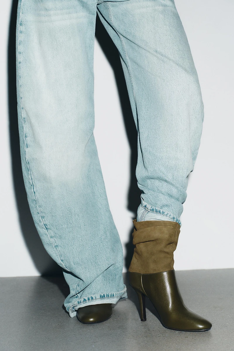 CRINKLED EFFECT LEATHER ANKLE BOOTS