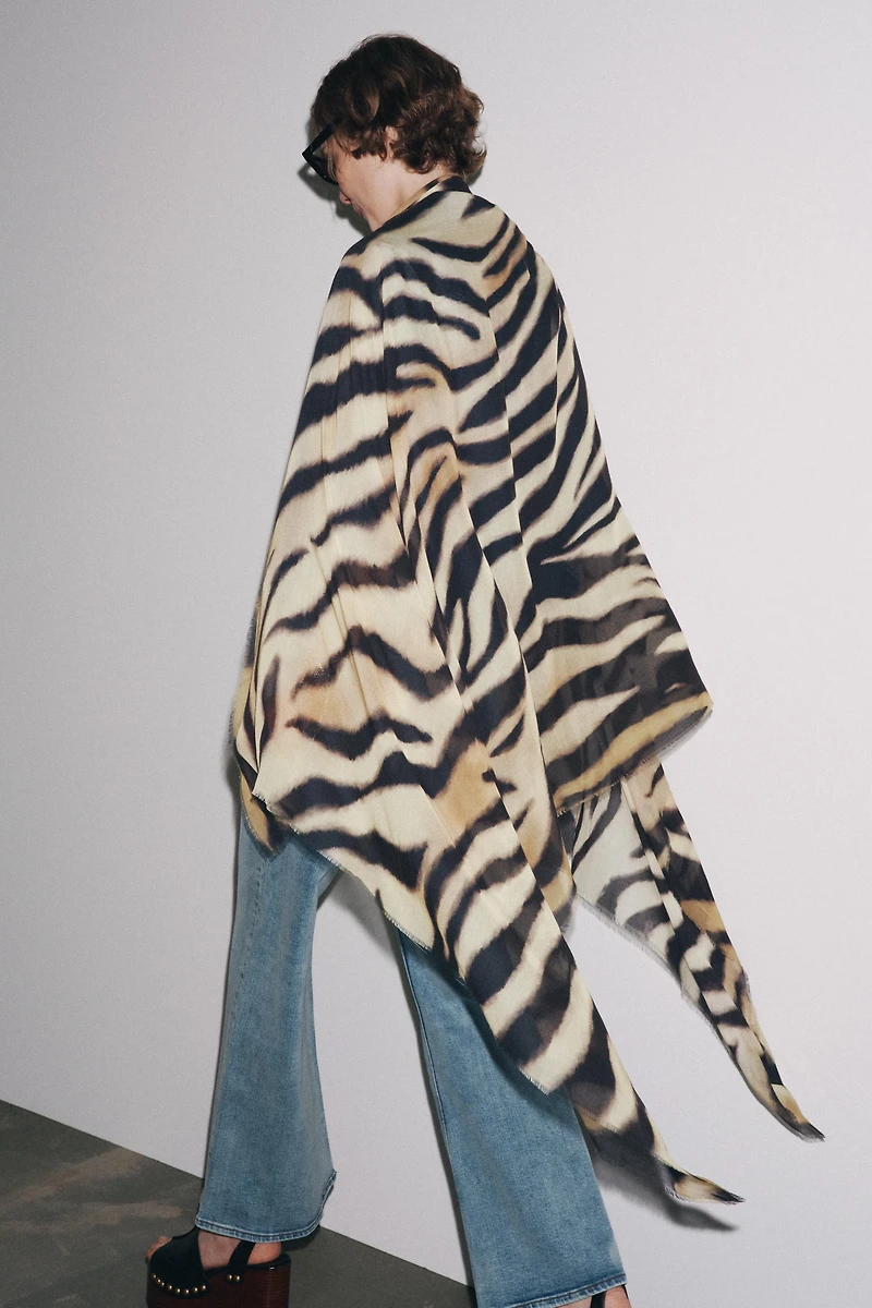ANIMAL PRINT MODAL SCARF