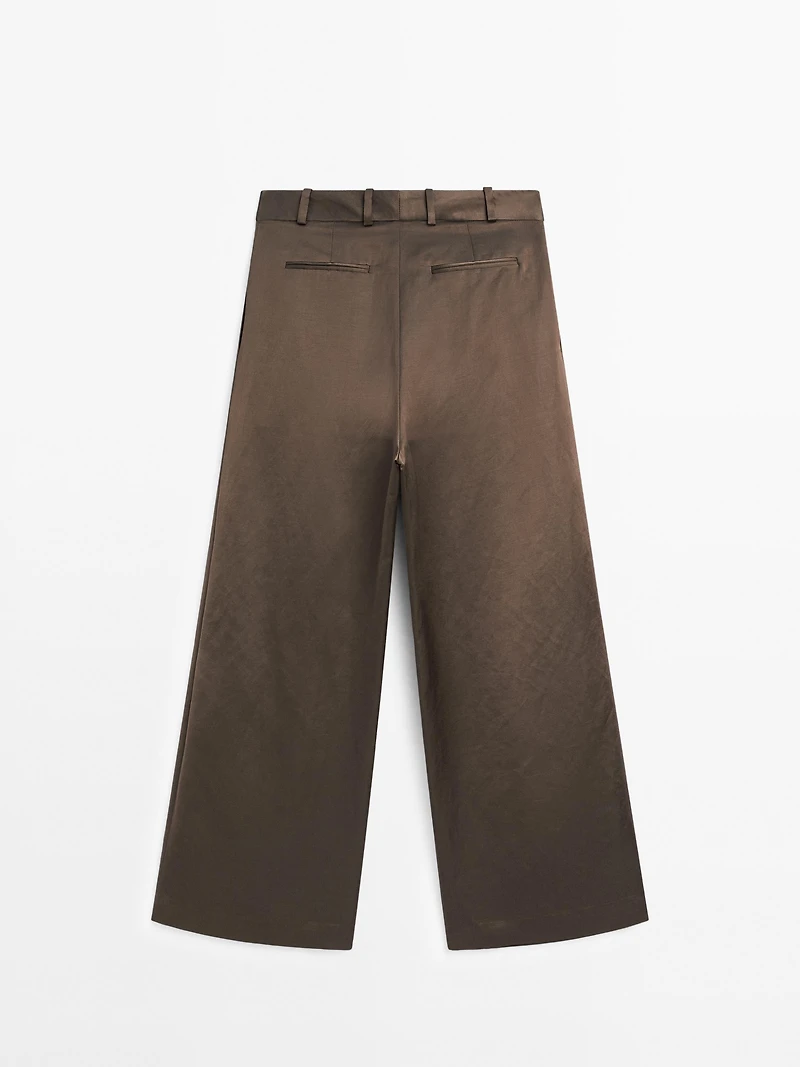 Double dart trousers