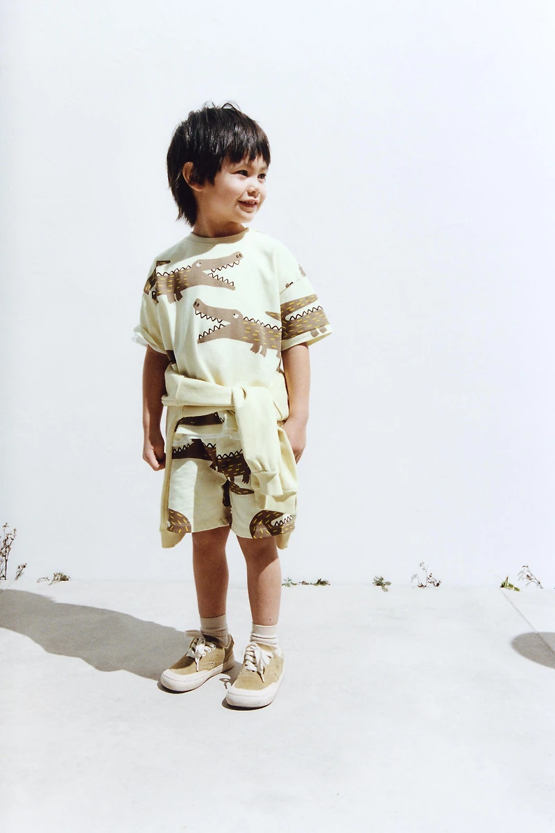 ENSEMBLE T-SHIRT ET BERMUDA IMPRIMÉ CROCODILES