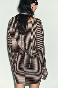 ROBE À RAYURES AVEC CEINTURE