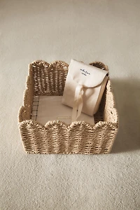 SMALL SCALLOPED BASKET