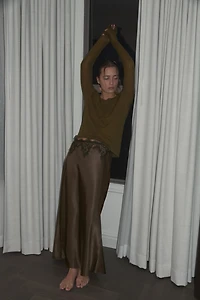 SATIN EFFECT LACE SKIRT