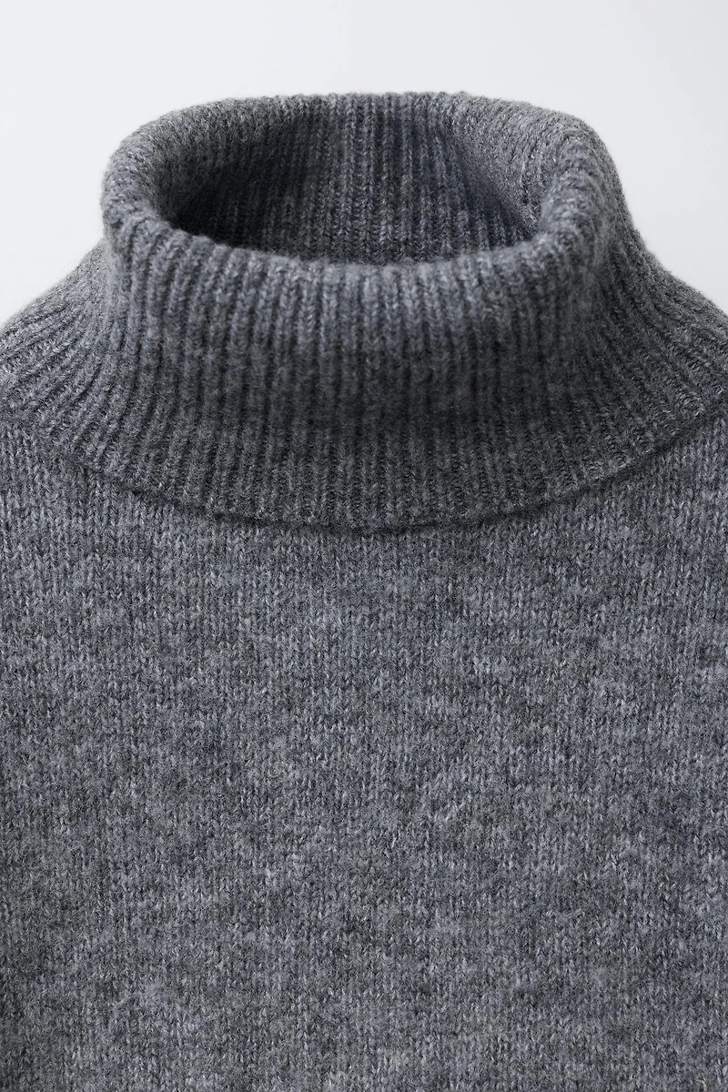 PLAIN KNIT TURTLENECK SWEATER