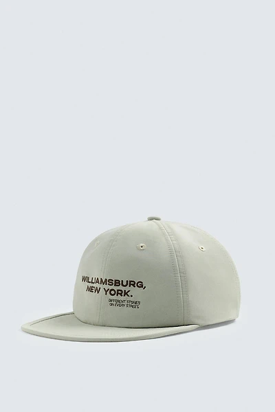 CASQUETTE VISIÈRE PLATE BRODÉE