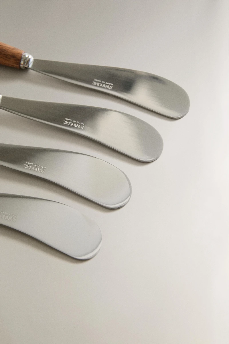 PACK COUTEAUX À BEURRE EN BOIS (LOT DE 4)