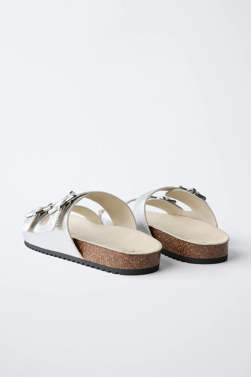 METALLIC BUCKLE SANDALS