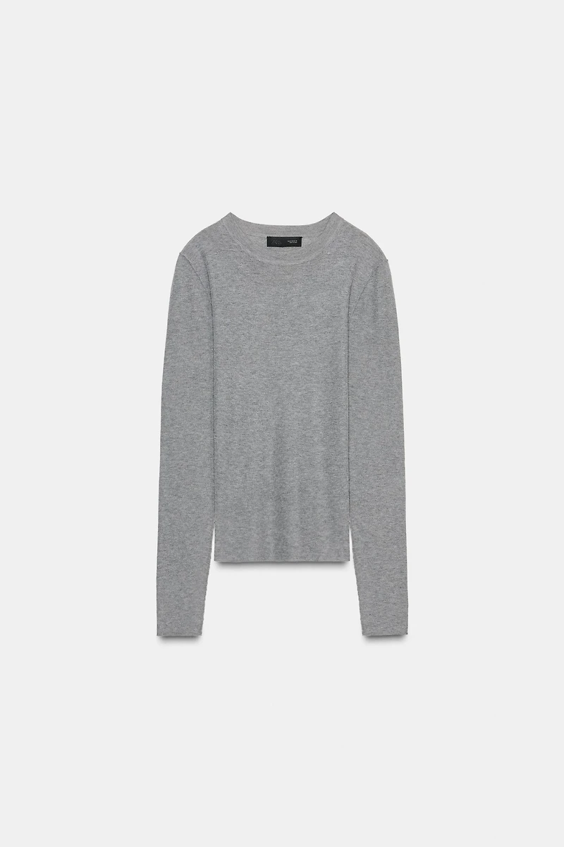 EXTRA-FINE KNIT TOP