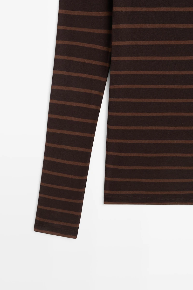 Long sleeve striped T-shirt