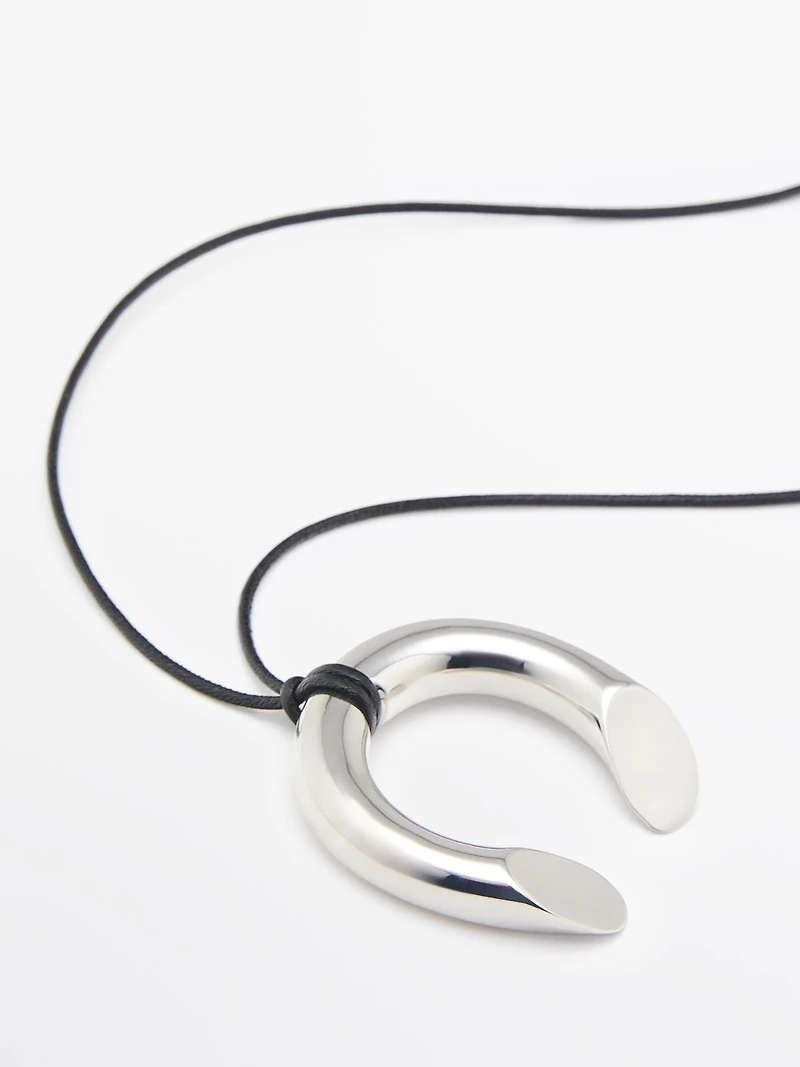 Collier pièce fer à cheval