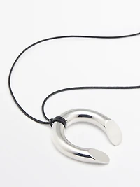 Collier pièce fer à cheval