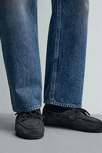 CHAUSSURES BATEAU EN CUIR AVEC SEMELLE VIBRAM® AARON LEVINE X ZARA