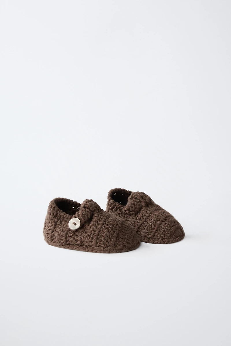 CHAUSSONS EN MAILLE BOUTON