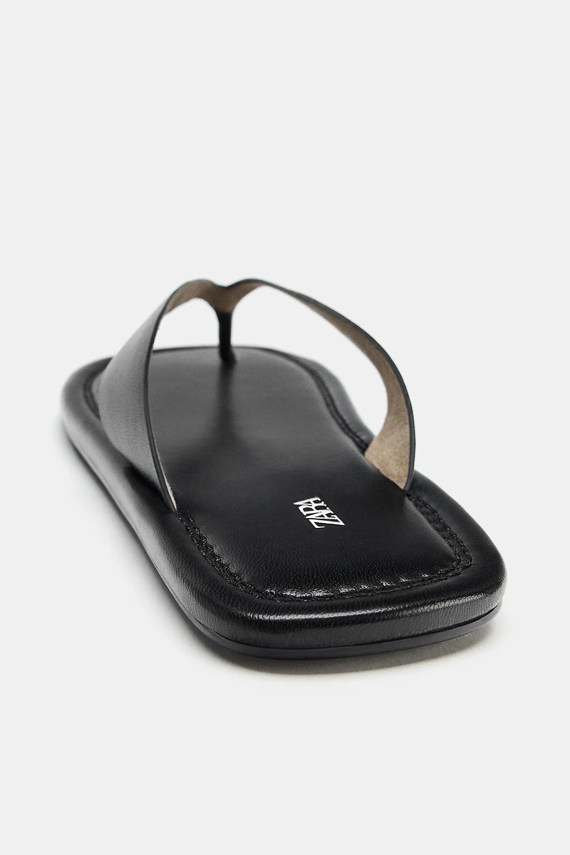 FLAT LEATHER SANDALS