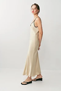 SATIN MIDI DRESS WITH CONTRAST PIPING