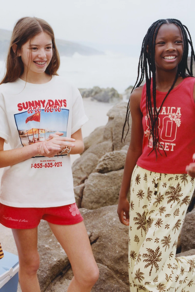 HIBISCUS TOWEL EFFECT SHORTS