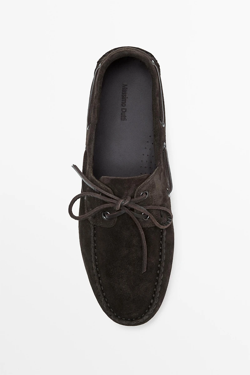 Leather deck shoes