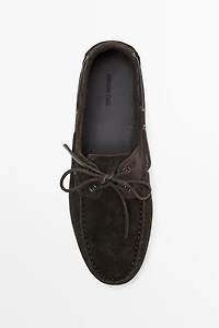 Leather deck shoes