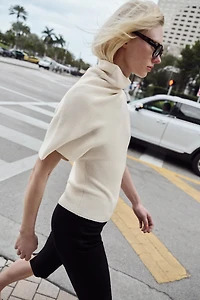 PULL ASYMÉTRIQUE EN MAILLE