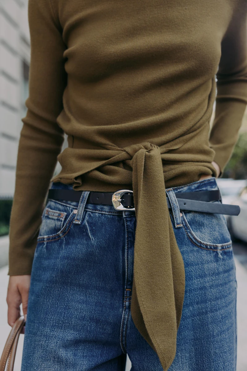 KNOT KNIT SWEATER