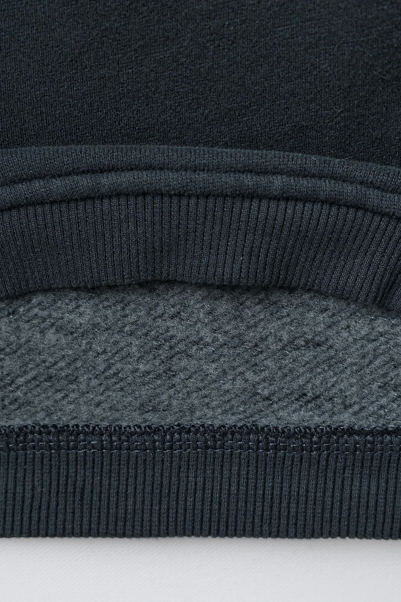 PENGUIN PRINT SWEATSHIRT