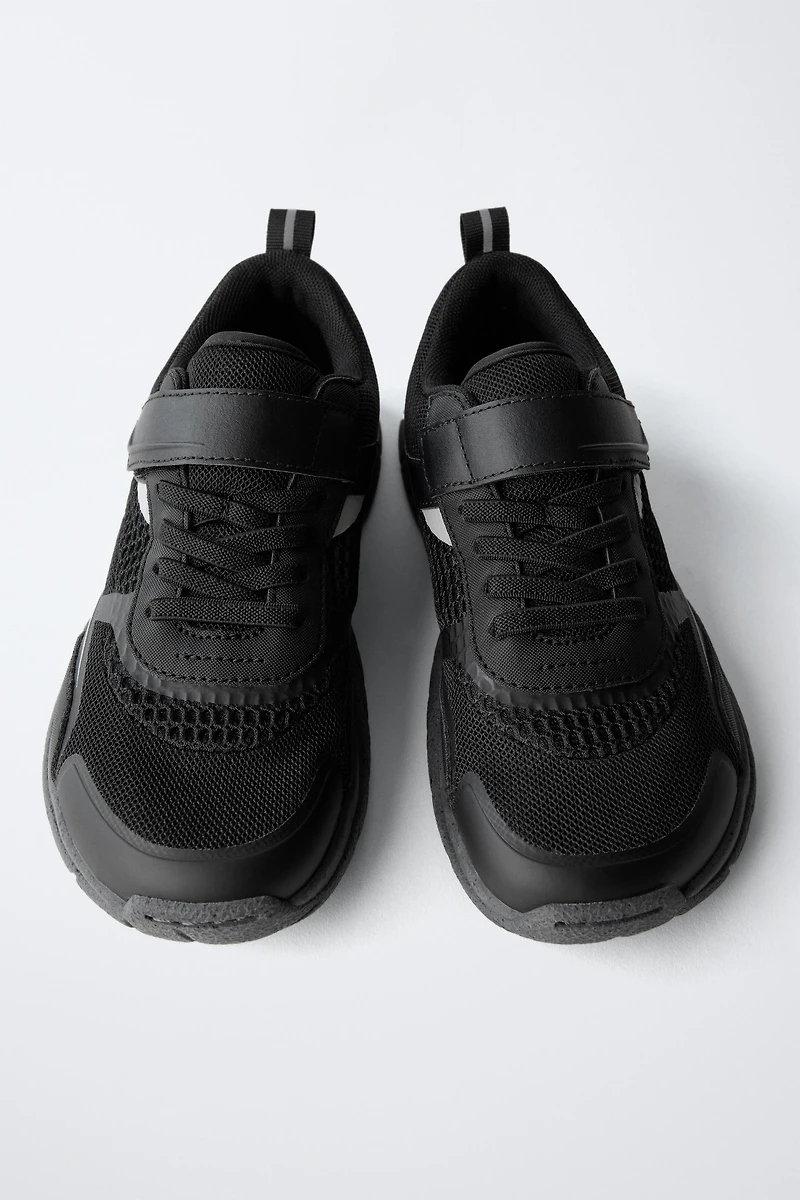 BAREFOOT SNEAKERS
