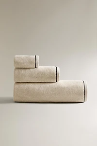 BATH TOWEL WITH TOPSTITCHING